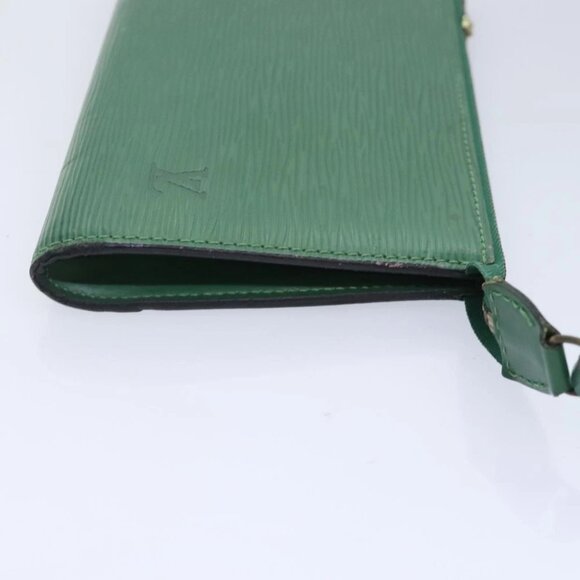 LOUIS VUITTON Epi Pochette Accessoires Pouch Green M52984 LV Auth 65519 - Picture 12 of 13